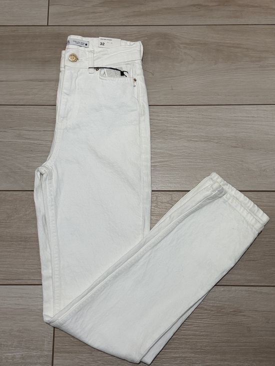 Zara Denim - BNWT Zara White High-Rise Women’s Straight Jeans Size 0